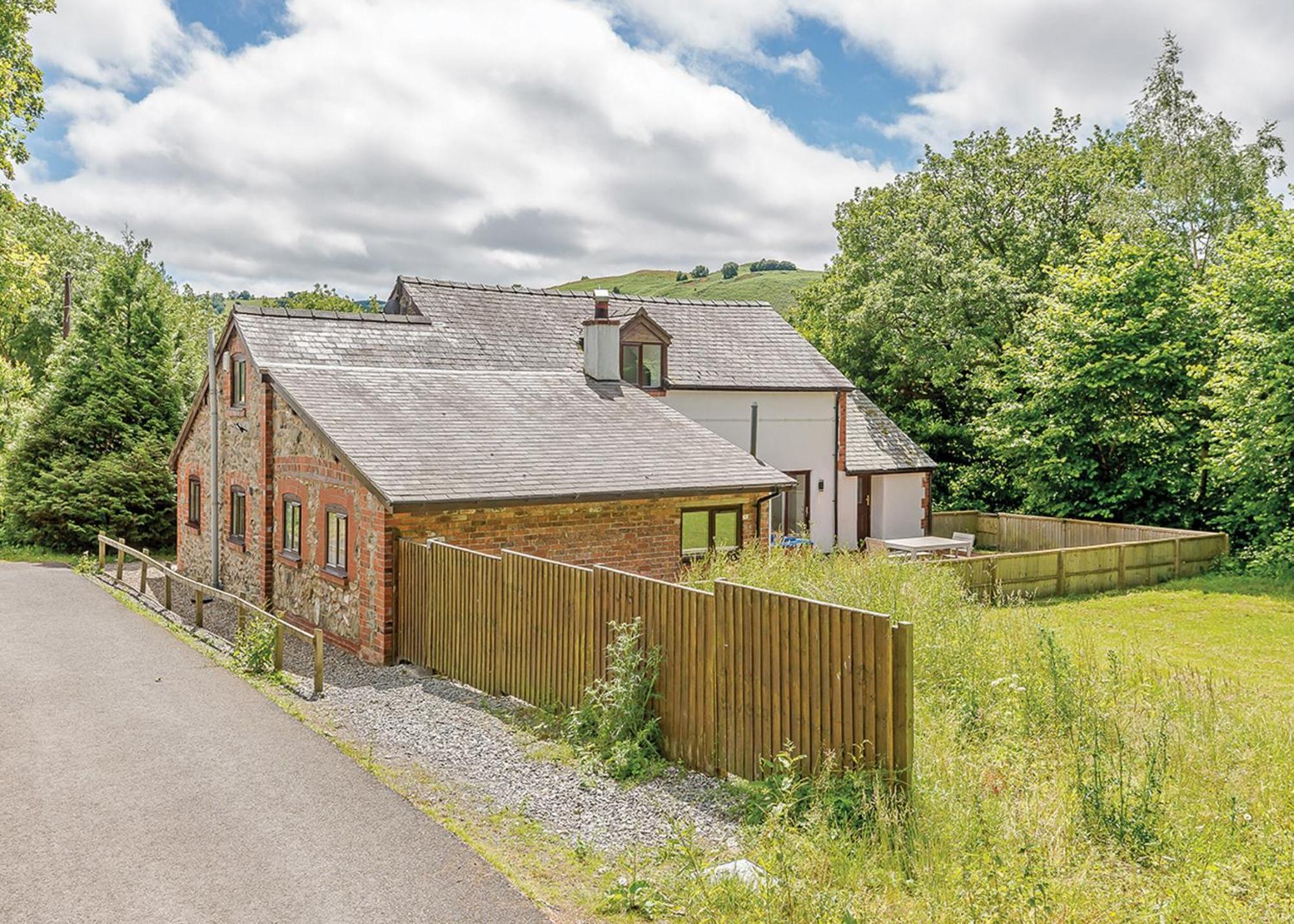 Penvale Lakes Lodges Llangollen Exterior foto