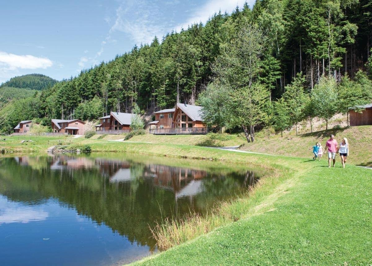 Penvale Lakes Lodges Llangollen Exterior foto