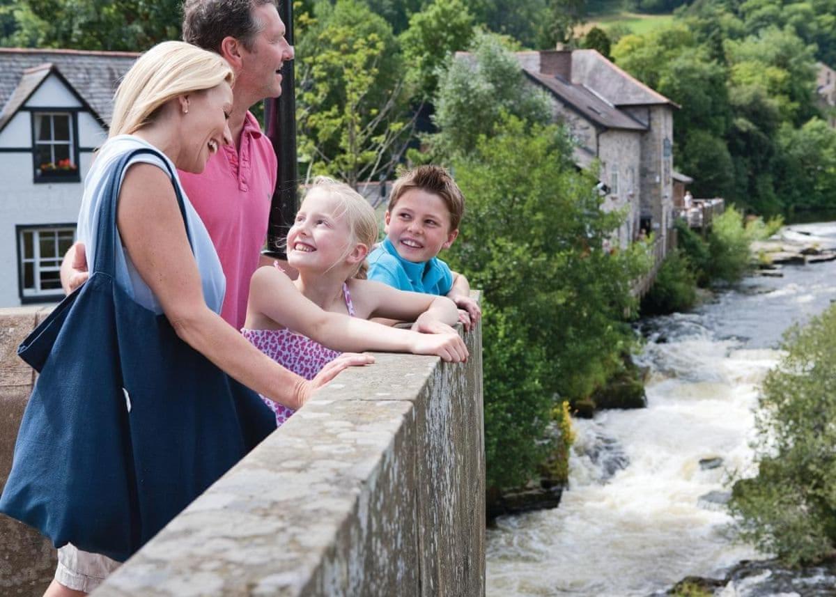 Penvale Lakes Lodges Llangollen Exterior foto